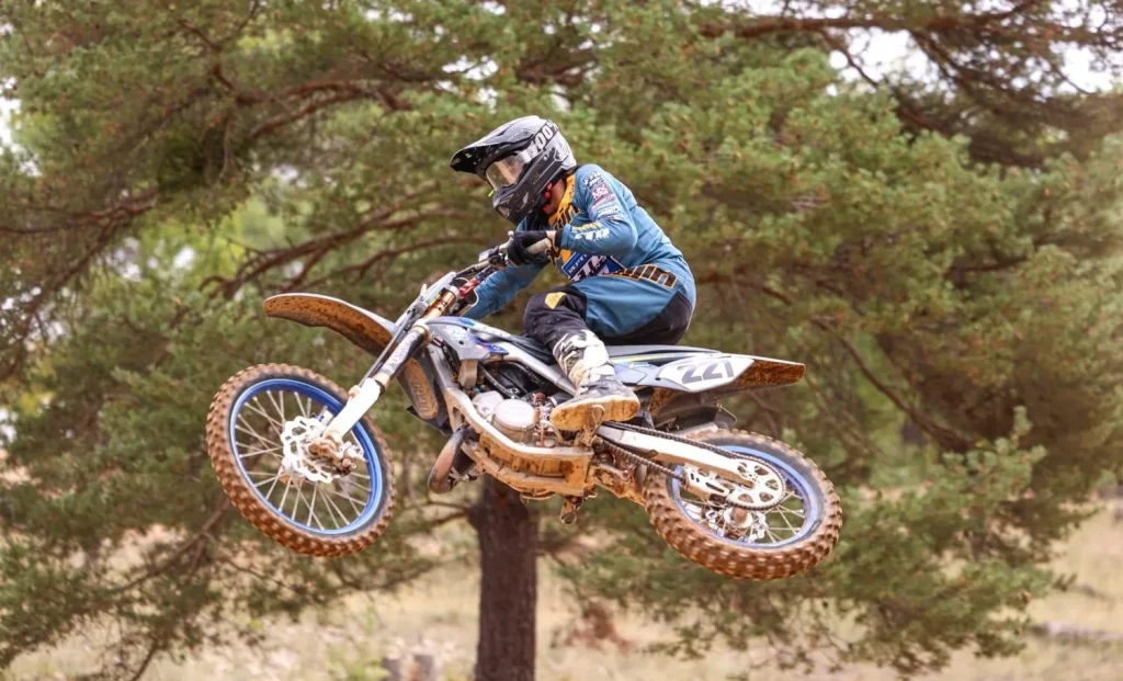 Élève en Sport Études moto-cross – École Val Saint André